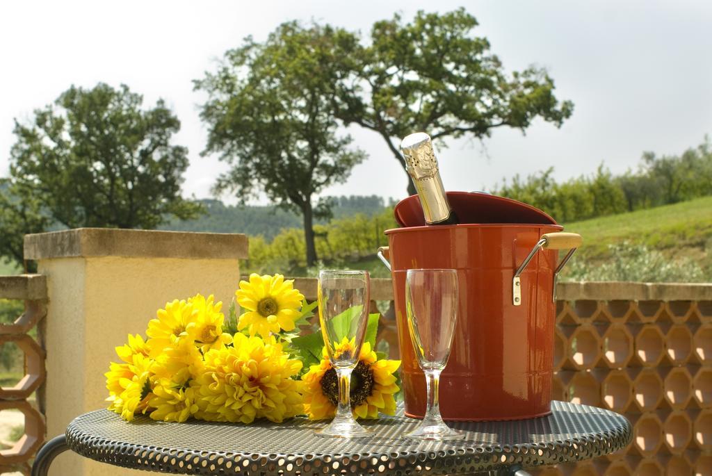 Borgo Le Capannelle Aparthotel Castel Ritaldi ห้อง รูปภาพ