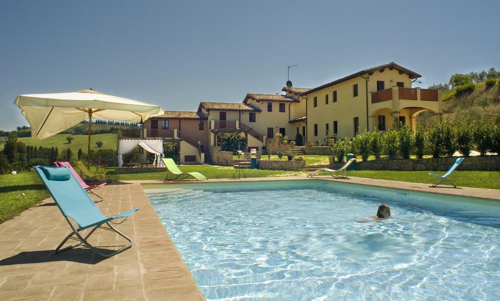 Borgo Le Capannelle Aparthotel Castel Ritaldi ภายนอก รูปภาพ