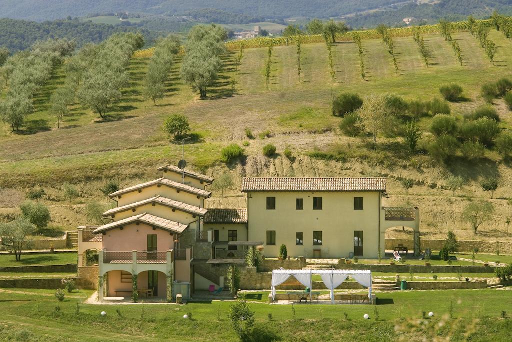 Borgo Le Capannelle Aparthotel Castel Ritaldi ภายนอก รูปภาพ