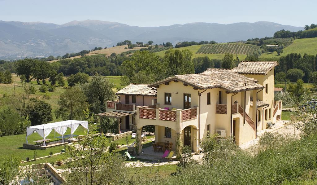 Borgo Le Capannelle Aparthotel Castel Ritaldi ภายนอก รูปภาพ