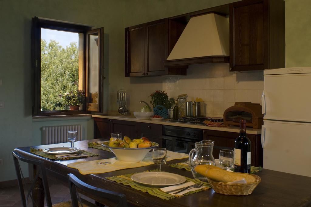 Borgo Le Capannelle Aparthotel Castel Ritaldi ภายนอก รูปภาพ