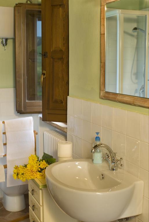 Borgo Le Capannelle Aparthotel Castel Ritaldi ภายนอก รูปภาพ